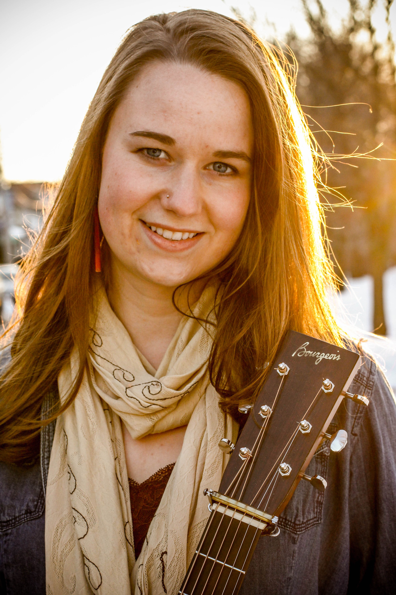 ... Photos of guitarist, Courtney Hartman, who plays in the bluegrass band, Della Mae - tumblr_miwatpxL271rrs9i7o4_1280