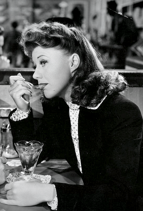 bellecs:

Ginger Rogers, 1941
