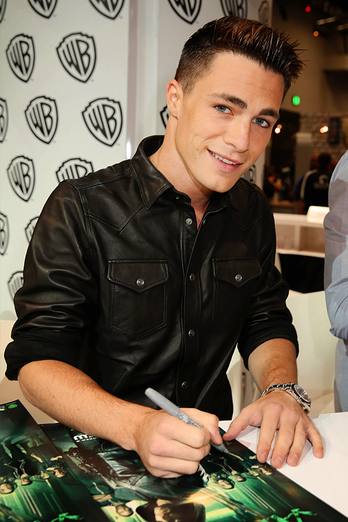 
Arrow Booth Signing at Comic-ConSAN DIEGO, CA | 7.25.14

