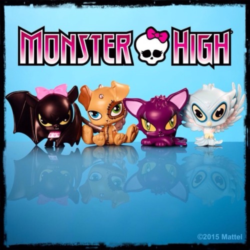 monster-lili:

ninedogs-writersblock:

Today’s official SDCC Reveal, Vinyl Pets!

Aww they are cute! :3