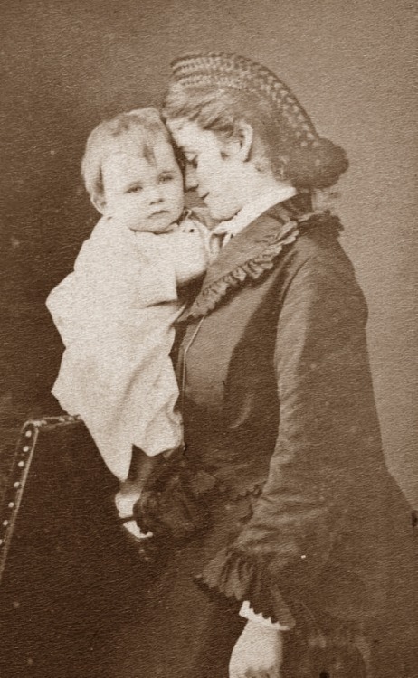 antique-royals:Sophie Charlotte in Bayern Duchess of Alencon and son Emmanuel of Orleans

Sissi’s sister