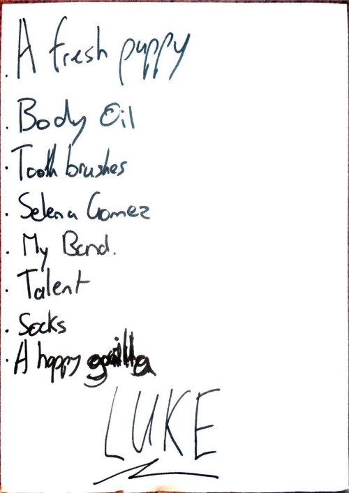 @5SOS: what we request for our tour riders&#8230;.. #LIVESOS http://t.co/oA0kUOMBnR