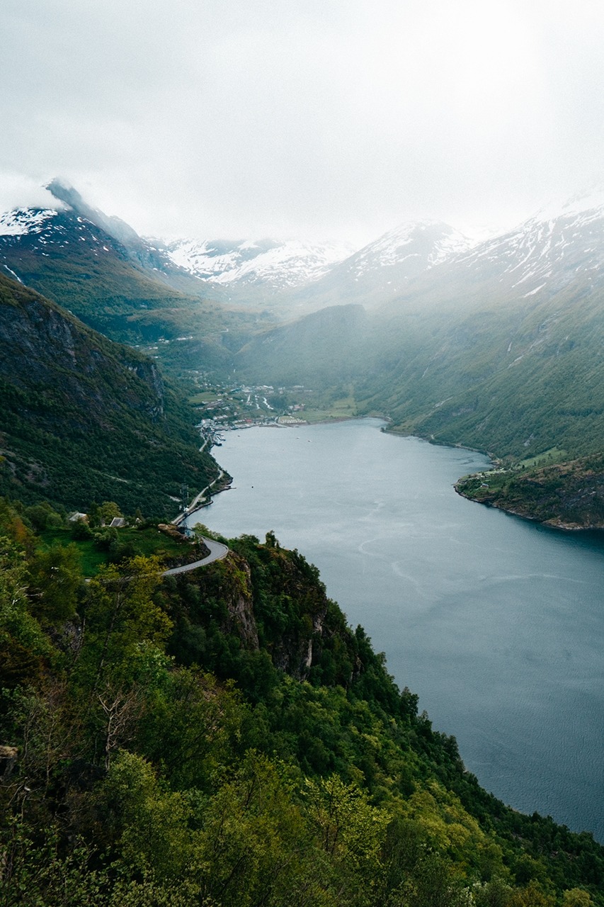 lvndscpe:

fjord | by Jay Mantri
