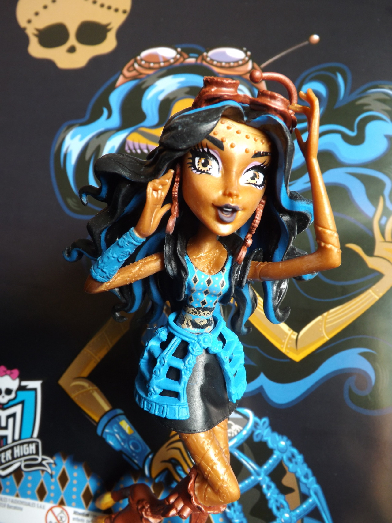 ransurround:

Monster High Figurine Collection - first 11 figurines