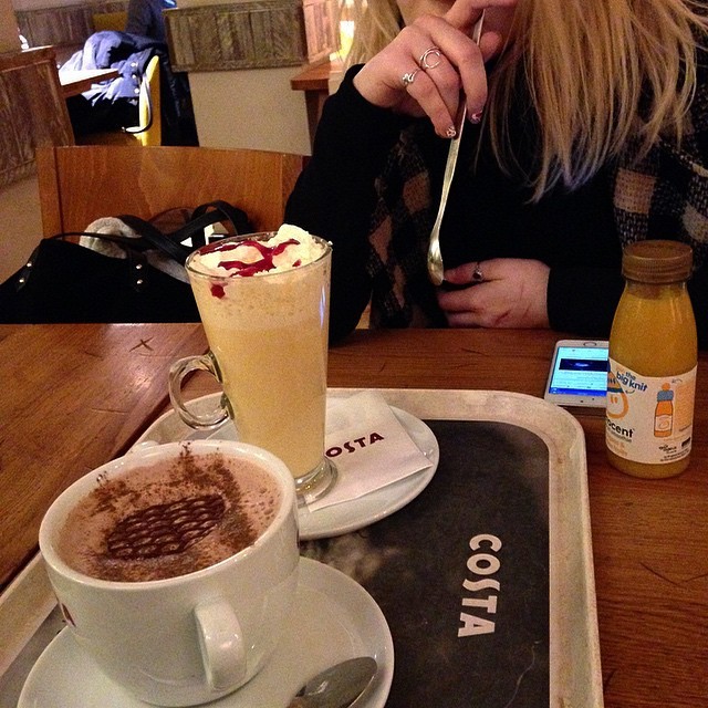 morkot:

Costa again! #em #couple #costa #coffee #drinks #seasonal
