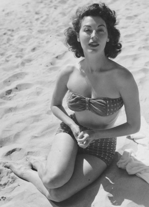 gatabella:

Ava Gardner in Spain during the filming of Pandora and the Flying Dutchman, 1951 (she’s wearing an anklet, like Jean Harlow often did)