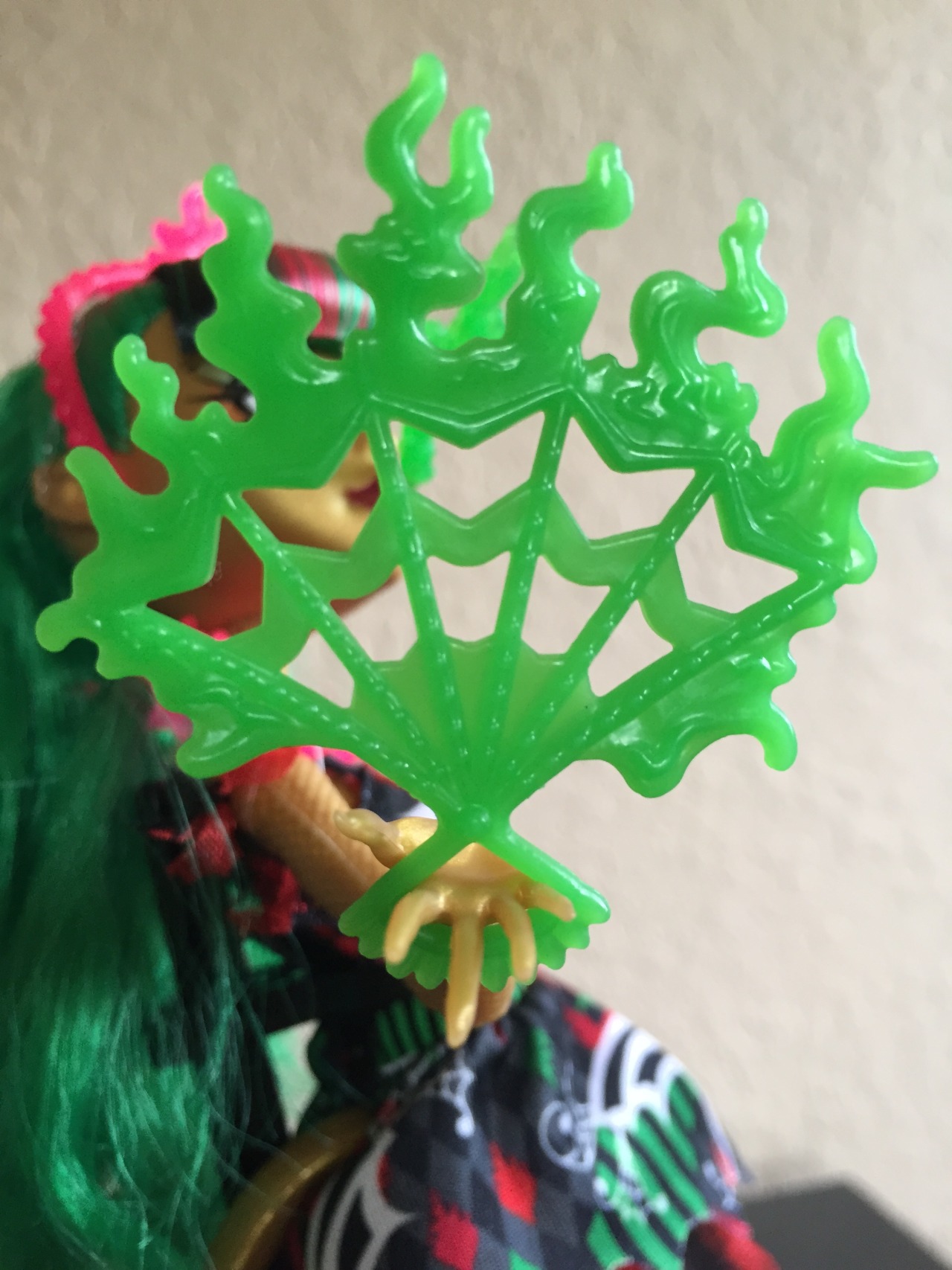 sailorevermonster:

Monster High - Freak du Chic Jinafire Long - The Fierce Fire-EaterA Fiery Hot Act!