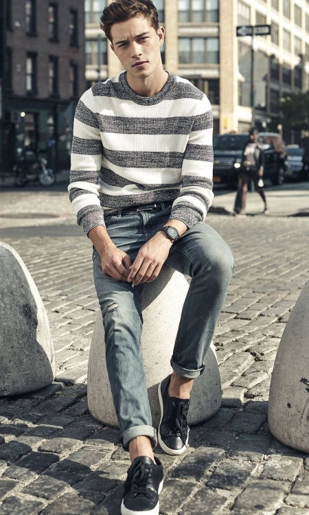 modatrends: Francisco Lachowski wears a white and grey stripe sweater from Express with skinny denim jeans. More photos in album:  Express Spring 2016 Advertising Campaign 