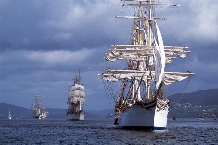 novavarna:Вдигат сватби на ветроходите от регатата Tall Ships