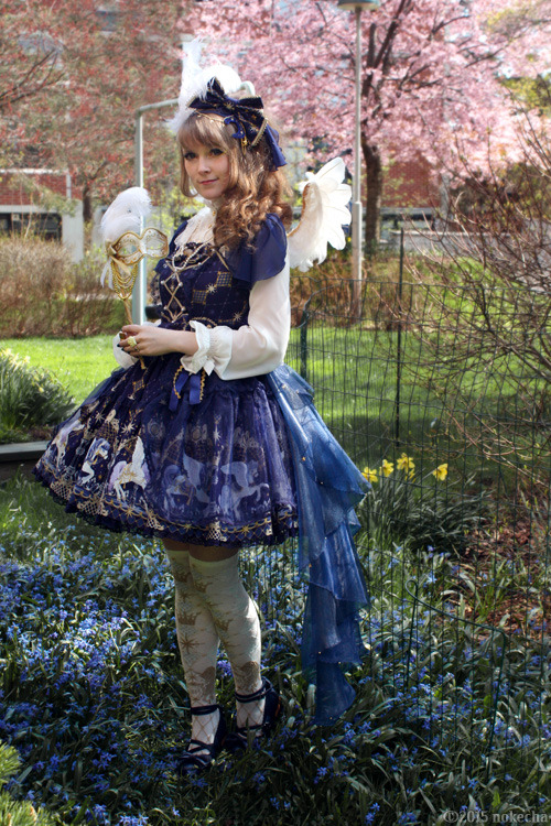 Hellocon Day 2, Tea Party: Crystal Dream Carnival PegasusLast Sunday was the fantastic Hellocon tea party with Angelic Pretty. The theme of the teaparty was Fairytale Theatre so I decided to go with pegasus inspired outfit. I made the wings and the bustle train myself. Here you can find more information and images of the outfit.