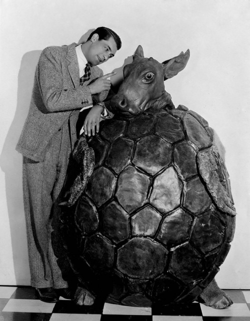 Cary Grant from Alice in Wonderland, 1933.  What a bizarre film…