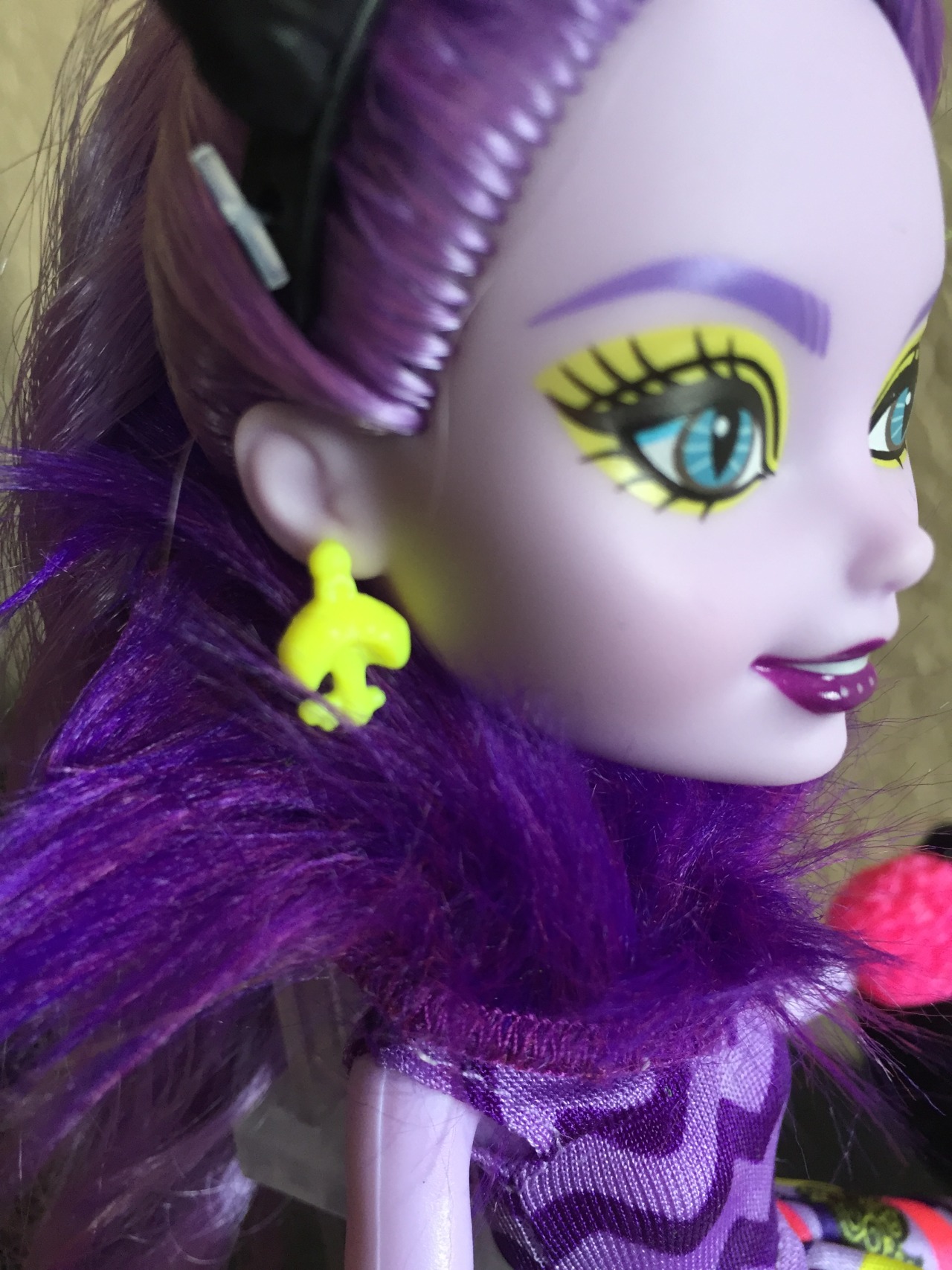 sailorevermonster:

Ever After High Kitty Cheshire - Way To Wonderland She has a Tail ❤️