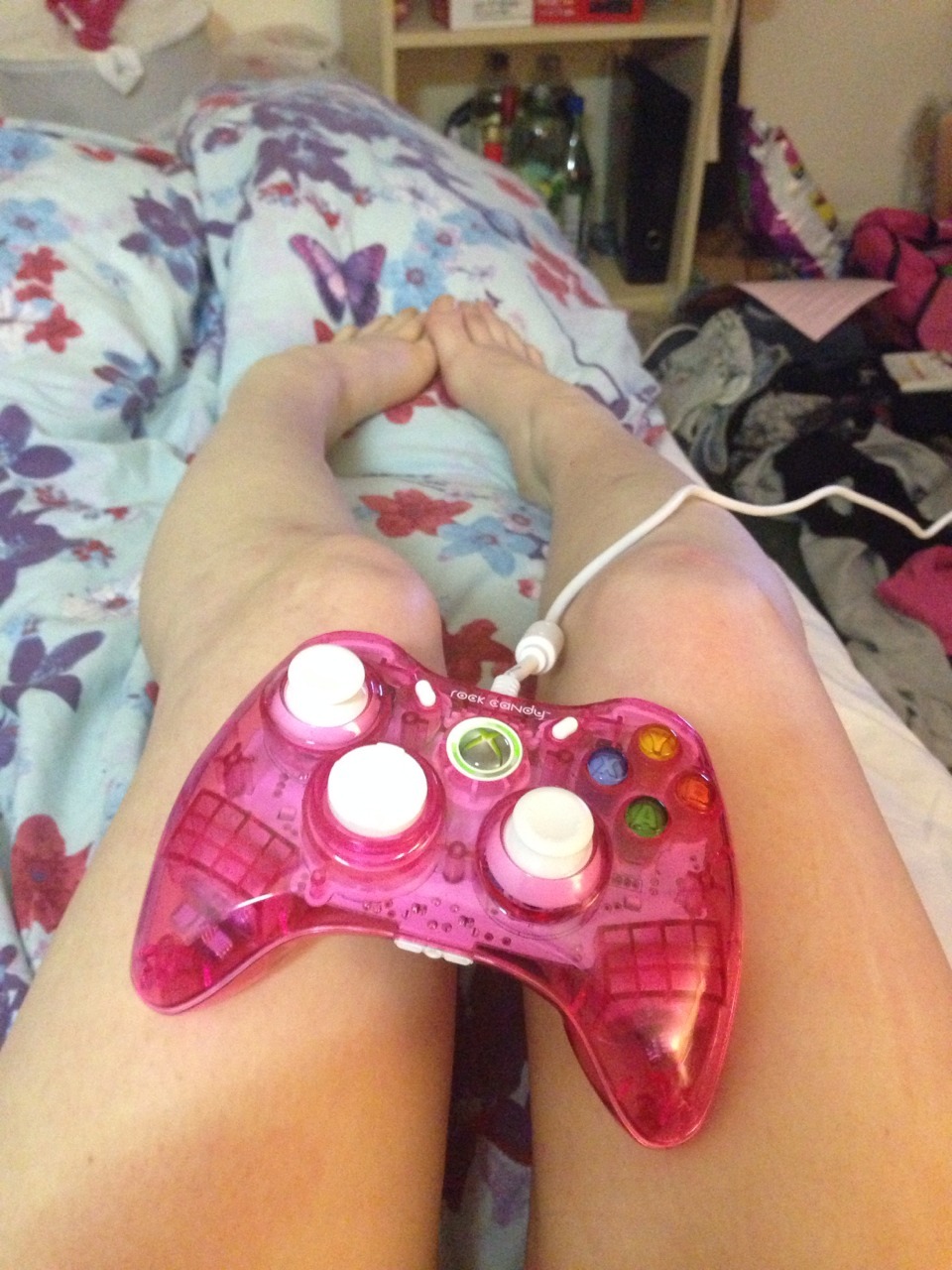 yay new controller reaches perfectly for gta in bed 👌💕