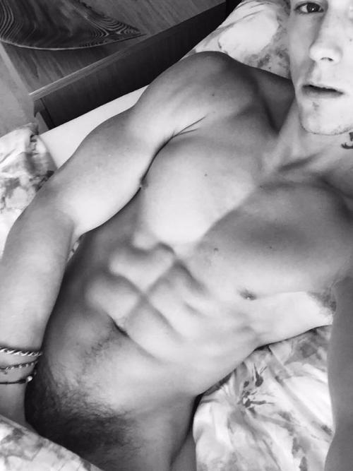 Kevin looking sexy as fuck &lt;3 I love the selfies he posts on his twitter &lt;3 just look at those beautiful abs and pubes *___*