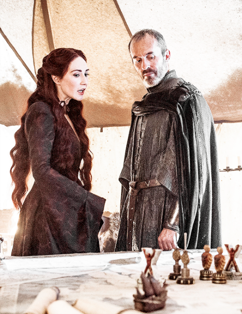 iheartgot:
Melisandre and Stannis Baratheon in S5xE07, “The Gift” (x) 