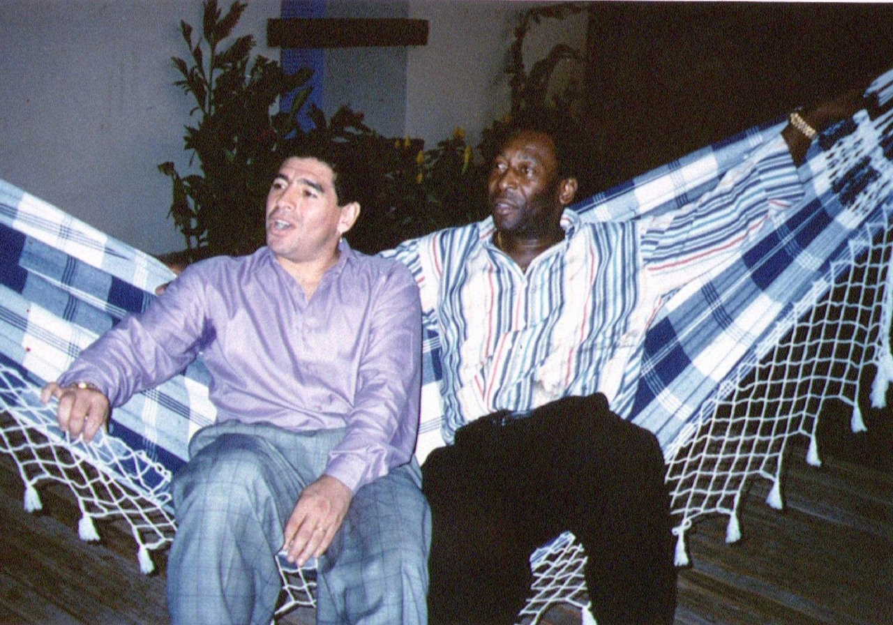 Diego Armando Maradona - Страница 8 Tumblr_nhlvagWbvA1r90nv2o1_1280