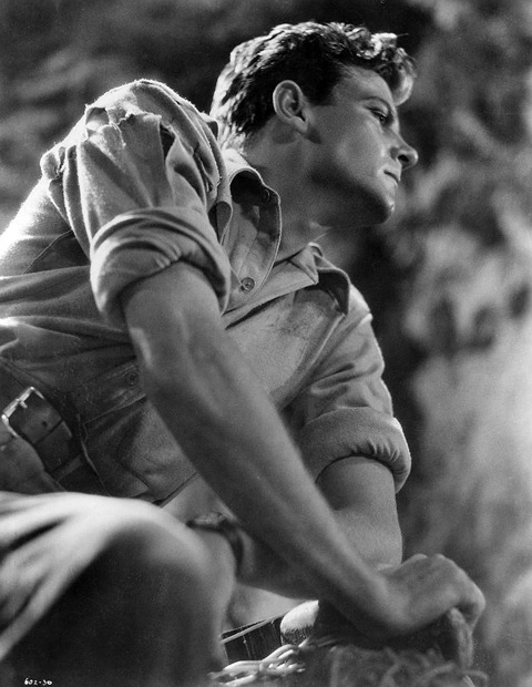 Joel McCrea in a promotional photo for The Most Dangerous Game (Irving Pichel & Ernest B. Schoedsack, 1932)
via keyframedaily