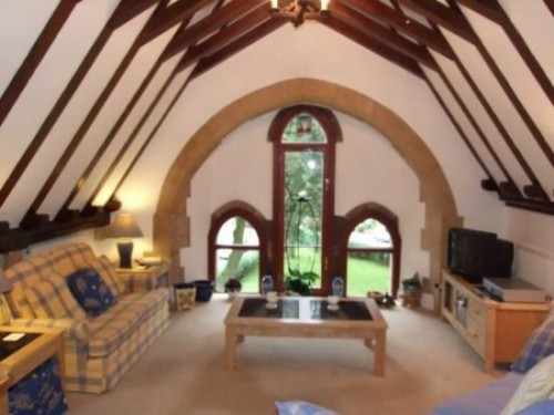 A rare example of what architectural historians refer to as a &#8220;fertility window&#8221;.
Follow on Twitter @BadRealtyPhotos