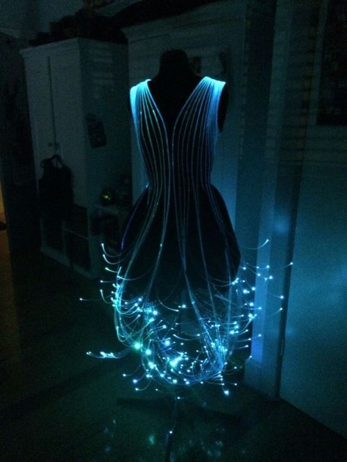 liamliamofficial:

Fiber Optic Dress