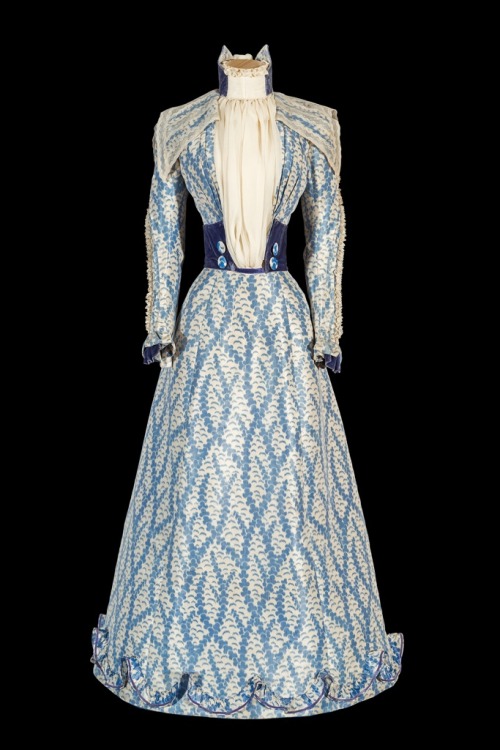 fripperiesandfobs:

Dress of Empress Elisabeth of Austria, 1890′s
From the Sisi Museum via Eyestylist
