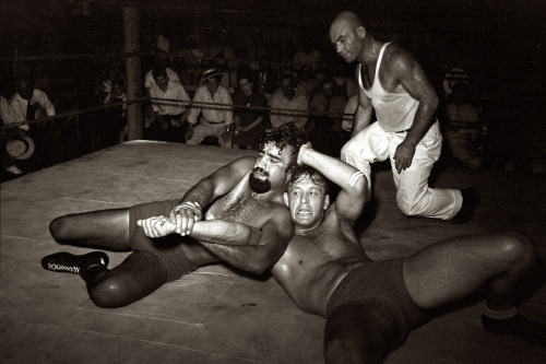 A wrestling match in Sikeston, Missouri (1938)