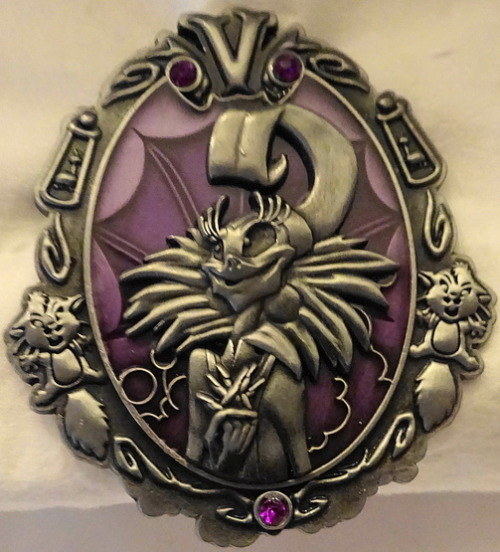 Disney Wonderfully Wicked Yzma The Emperor&rsquo;s New Groove Villain LE Pin New Front