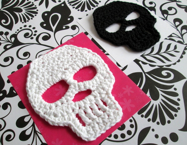 Speaking of Halloween, here’s a free pattern for some cute little crocheted skulls via Nirvana Designs.  Easy to follow, for the beginner.  