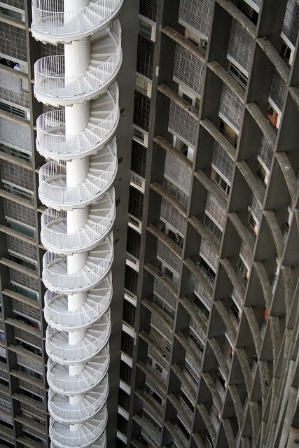 arquitecturb:  EDIFICIO COPAN STAIRS by Oscar Niemeyer 