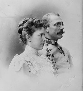 heavyarethecrowns:

Royal Engagement spam
heir Imperial and Royal Highnesses Archduke Franz Salvator and Archduchess Marie Valerie of Austria, Prince and Princess of Tuscany. Married July 31, 1890


Marie Valerie was Sissi&rsquo;s daughter.
They had met in 1886 at a ball, but Valerie waited several years to be sure that her feelings toward Franz Salvator were strong enough to make a successful marriage. Marie Valerie and Franz Salvator had 10 children.