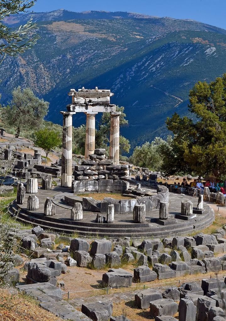 greek-highlights:

Delphi, Greece.