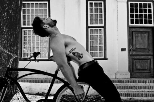 minimalu:

Grab your bike and role into my life, beautiful. There is no better fairytale than the one with a man, a beard and a tattoo.
