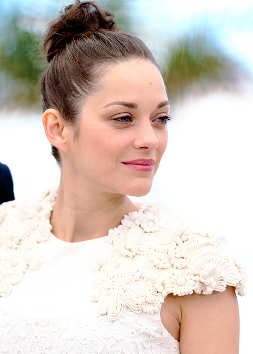 wednesdaydreams:

Marion Cotillard attends ‘The Immigrant’ photocall during The 66th Annual Cannes Film Festival on May 24, 2013
