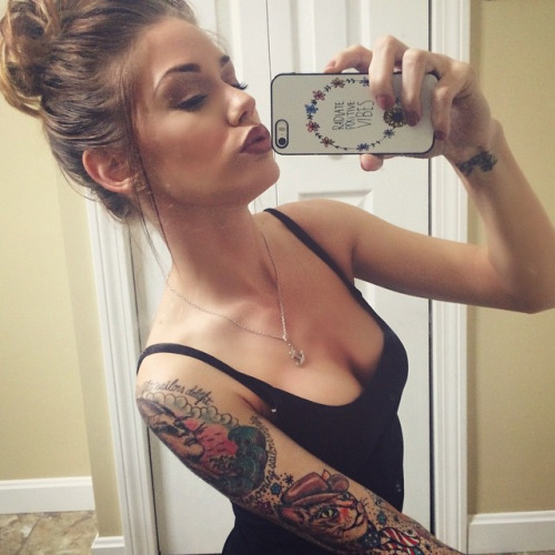 itsallink:More Hot Tattoo Girls at… - Bonjour Mesdames