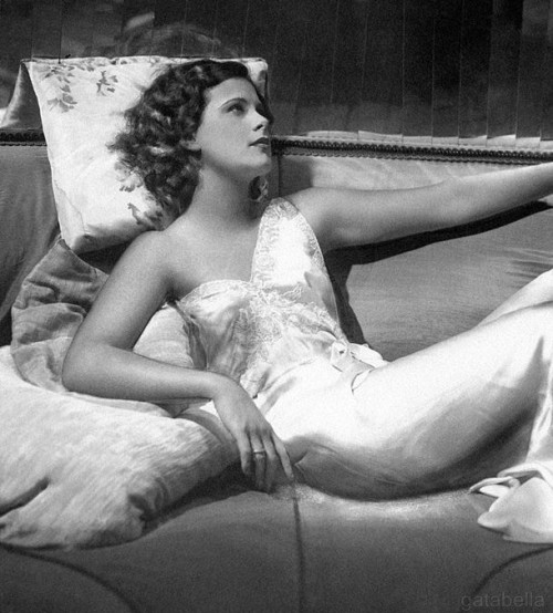 gatabella:

Hedy Lamarr 
