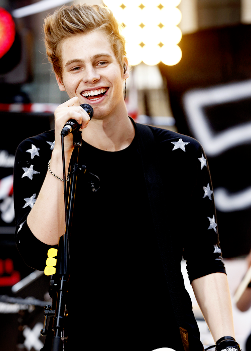
5 Seconds of Summer perform on the Today Show - July 22nd, 2014 
