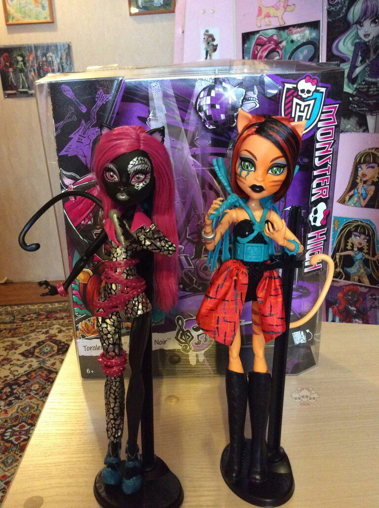 themisdolorous:

they are so cool! Wanna it, but can’t find now. photo isn’t mine!
src: https://vk.com/monsterhigh_club
