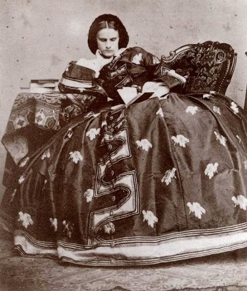royaltyandpomp:

THE BOOK
H.R.H. Princess Helene von Thurn und Taxis, née Duchess in Bavaria  (1834-1890)

Empress  Sissi&rsquo;s sister