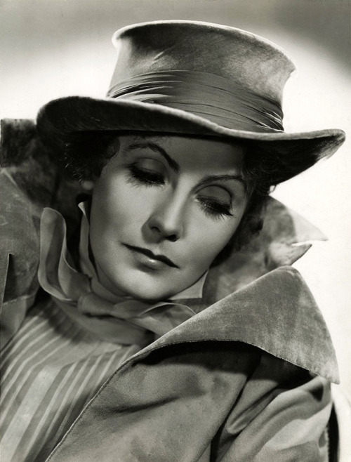 Greta Garbo in a publicity shot for “Conquest” (1937)