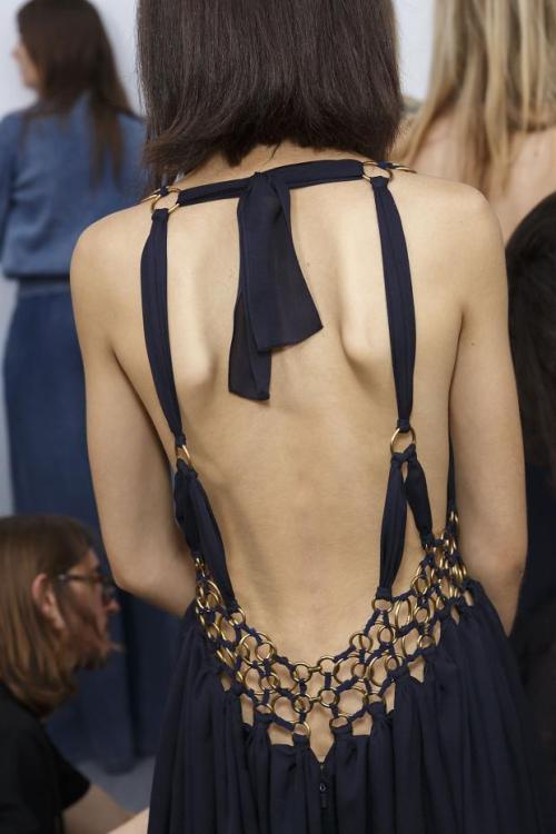 indizzy:

mulberry-cookies:

Backstage @ Chloé Spring/Summer 2015

✖️Fashion Orgasm✖️