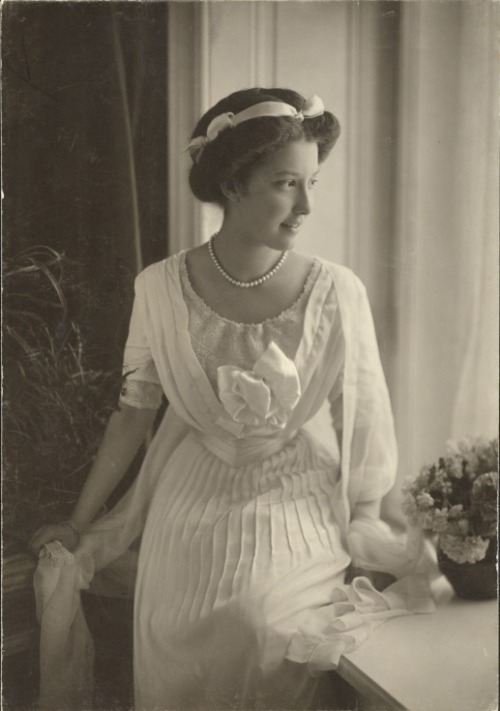 pinkbasementgarden:

Archduchess Elisabeth Franziska of Austria-Toscana

Sissi’s granddaughter