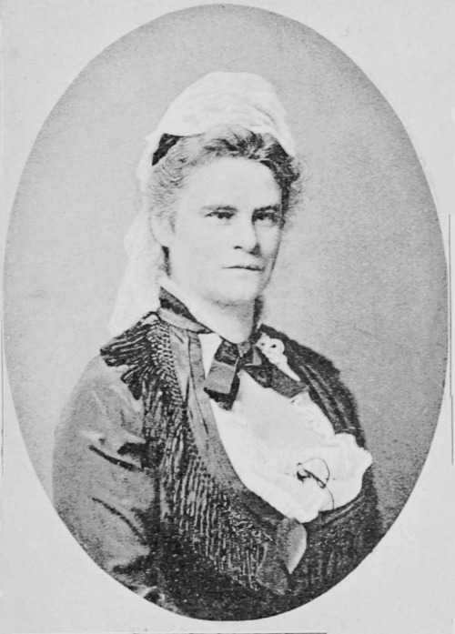 misshonoriaglossop:

HRH Hereditary Princess Helene Caroline Therese of Thurn und Taxis (1834-1890)


The elder sister of Empress Elisabeth of Austria