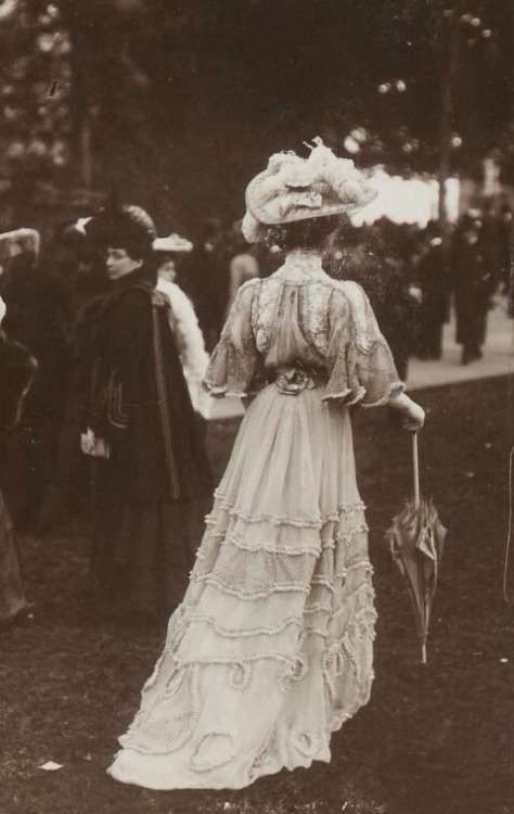 old-aesthetics:

1900s Fashion