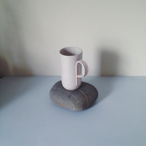 natalie-w-ceramics:

Pinna mug, Natalie Weinberger ceramics