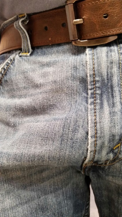Want to cum unzip MY jeans today?