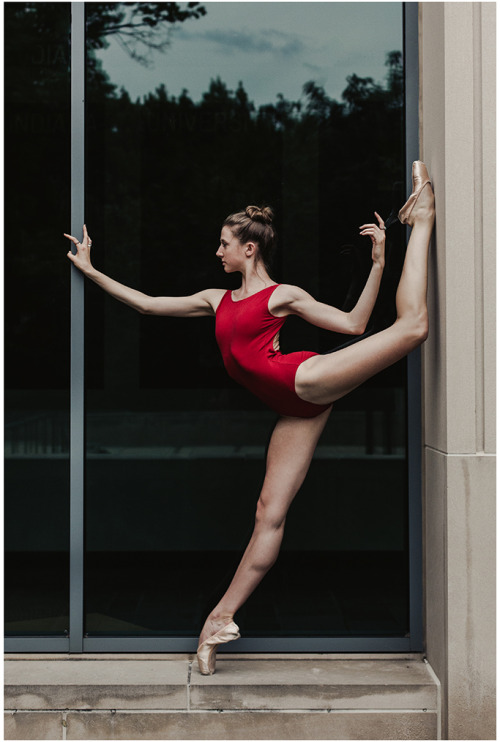 framedbyeduardo:leslie t.ballerina at the jacobs school of... - Daily Ladies
