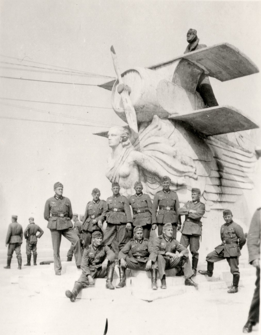 An interesting photo of German Soldiers next to a Monument of Georges Guynemer in Dunkirk (I think is the location), 1941.