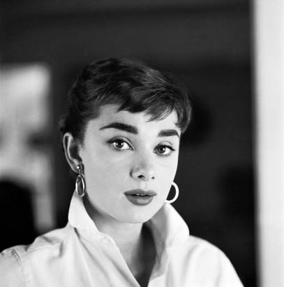 In the winter of 1953, photographer Mark Shaw spent a couple of weeks photographing young starlet Audrey Hepburn during the filming of Sabrina. - tumblr_l269krAsSg1qbilh4o2_r1_500