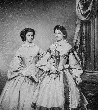 Mathilde and Marie duchesses in Bavaria,sisters of Empress Elisabeth of Austria (Sissi)(source forum alexander palace)