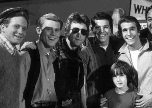 John and Julian Lennon visit the cast of Happy Days