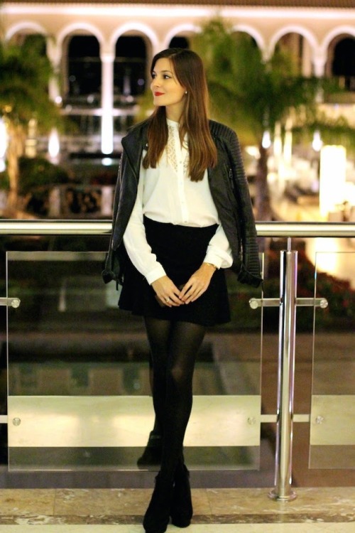 fashion-tights:So classic, so basicBlouse / Blusa:... - Daily Ladies